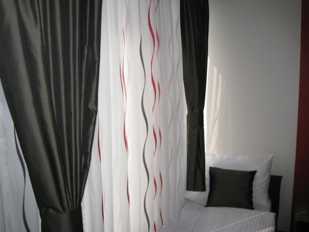 Domus Aparthotel Skopje Phòng bức ảnh